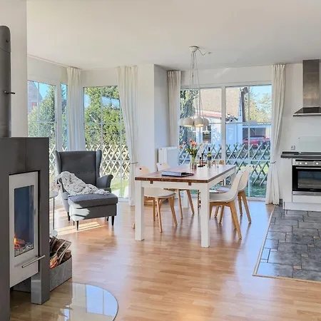 Bi De Wisch, Eg Apartment