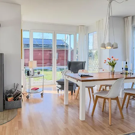 Bi De Wisch, Eg Apartment